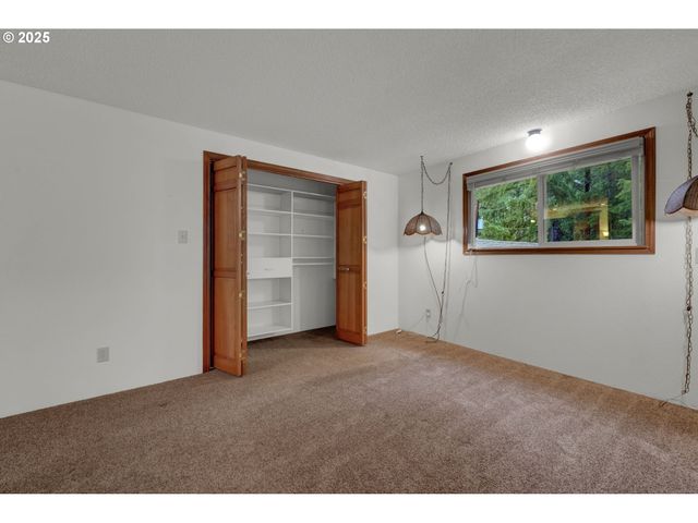28198 BRIGGS HILL Rd, Eugene, OR 97405