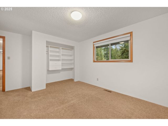 28198 BRIGGS HILL Rd, Eugene, OR 97405