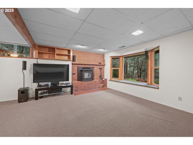 28198 BRIGGS HILL Rd, Eugene, OR 97405