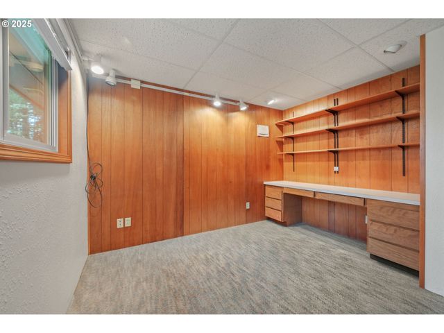 28198 BRIGGS HILL Rd, Eugene, OR 97405