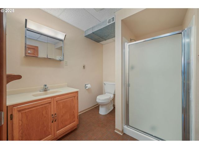 28198 BRIGGS HILL Rd, Eugene, OR 97405