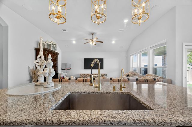 4821 La Piedra, League City, TX 77573