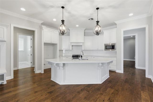 2534 South Point Drive, Lake Charles, LA 70605