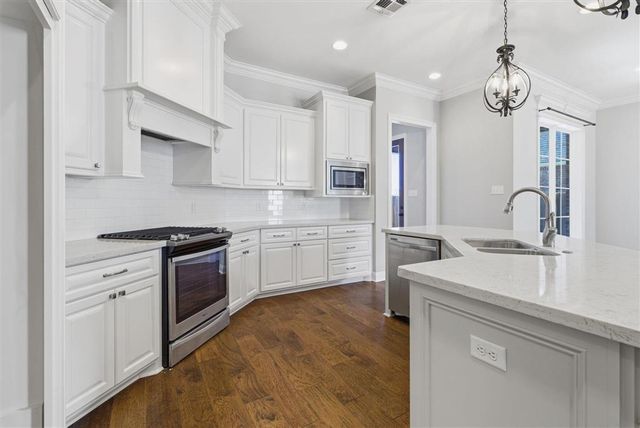 2534 South Point Drive, Lake Charles, LA 70605