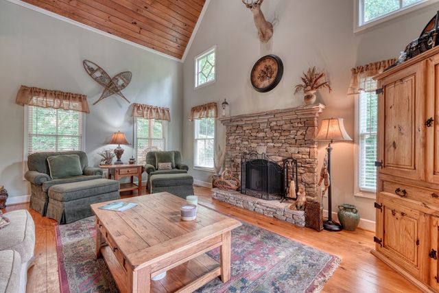 105 Evergreen Road, Hiawassee, GA 30546