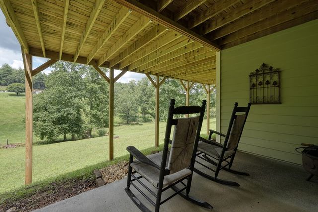 105 Evergreen Road, Hiawassee, GA 30546