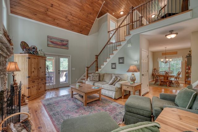 105 Evergreen Road, Hiawassee, GA 30546