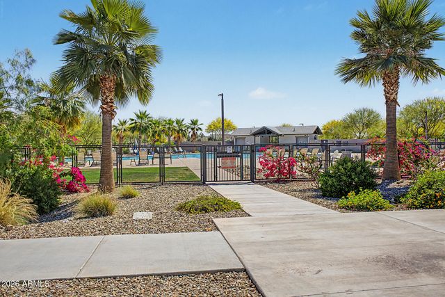 5656 N 87TH Drive, Glendale, AZ 85305