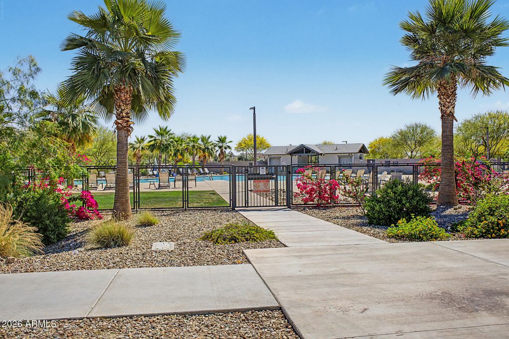 5656 N 87TH Drive, Glendale, AZ 85305 — photo 5