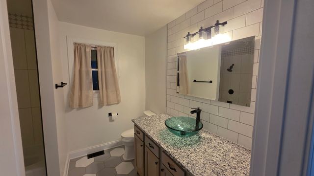 4907 Log Cabin Rd, Nashville, TN 37216