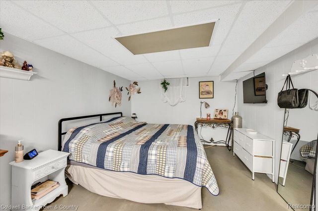 734 Elmwood Drive, Fenton, MI 48430