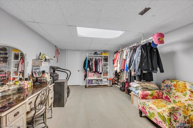 734 Elmwood Drive, Fenton, MI 48430