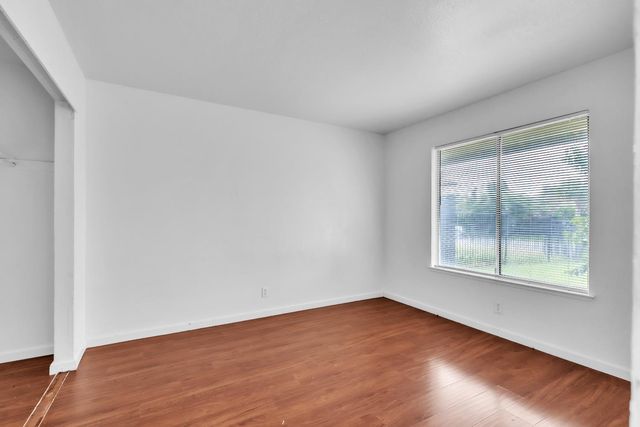 19 Meadow Breeze Ct, Sacramento, CA 95823