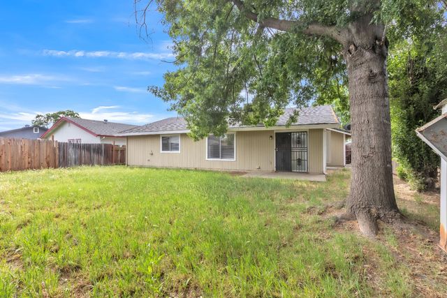 19 Meadow Breeze Ct, Sacramento, CA 95823