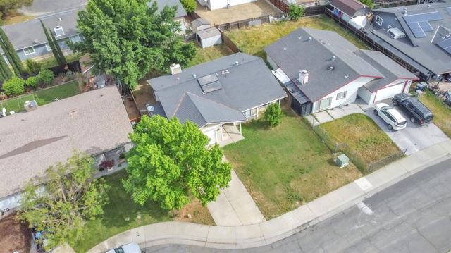 19 Meadow Breeze Ct, Sacramento, CA 95823