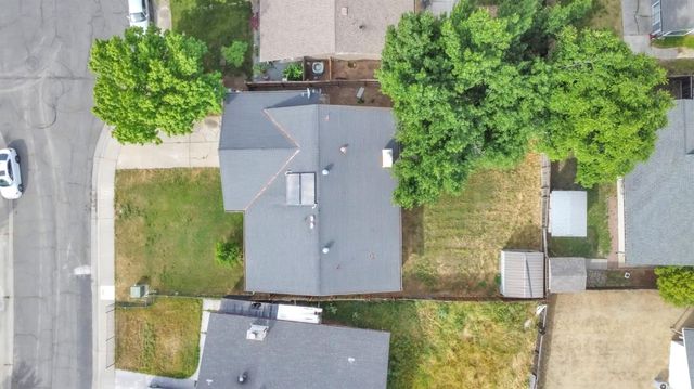 19 Meadow Breeze Ct, Sacramento, CA 95823