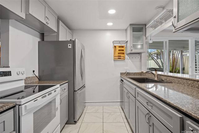 185 Ulupa Street, Kailua, HI 96734