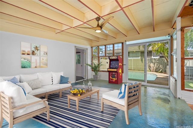 185 Ulupa Street, Kailua, HI 96734