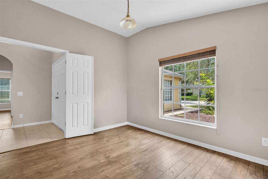 Image 7 of property listing at 12415 RUSTIC VIEW COURT, Tampa, FL 33635