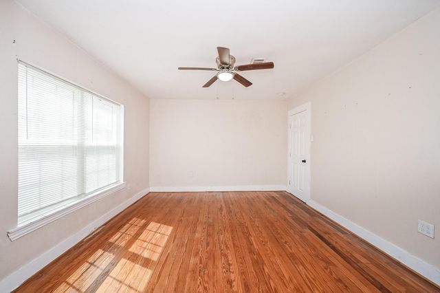 416 N Houston Avenue, Humble, TX 77338