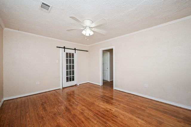 416 N Houston Avenue, Humble, TX 77338