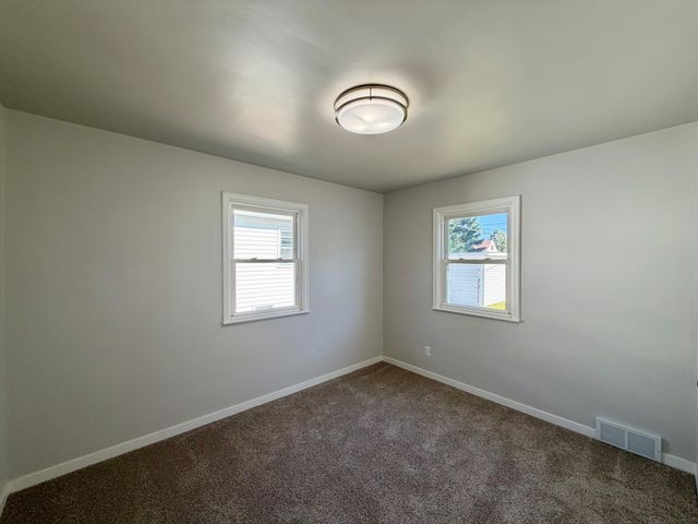 612 16th Street N, Moorhead, MN 56560