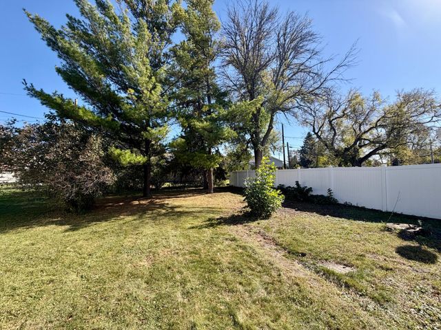 612 16th Street N, Moorhead, MN 56560