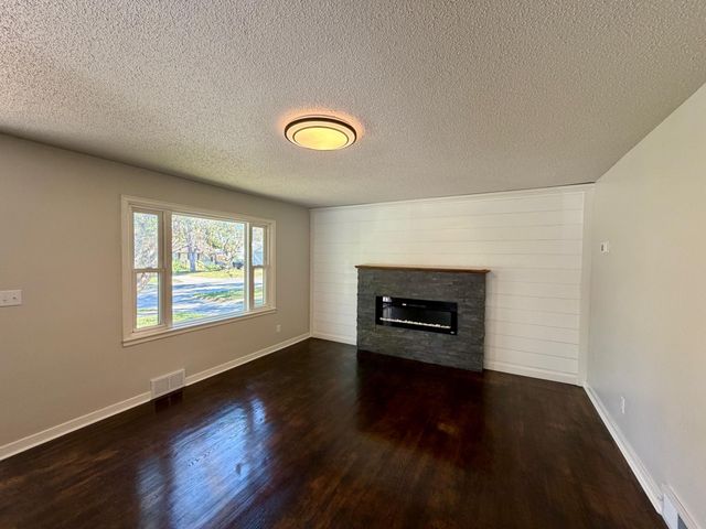 612 16th Street N, Moorhead, MN 56560