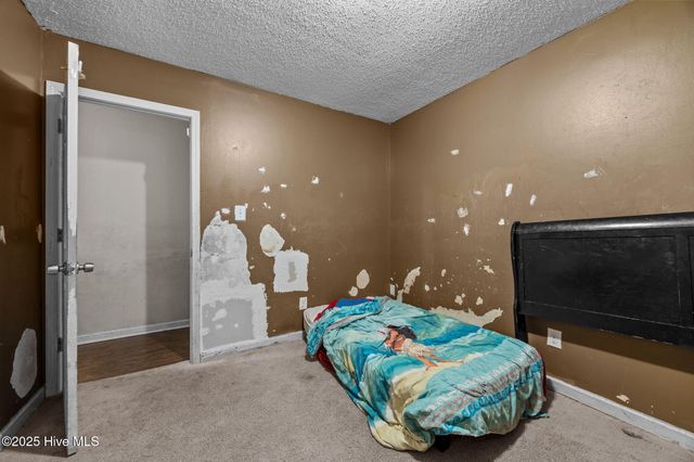 1004 Springdale Drive, Jacksonville, NC 28540