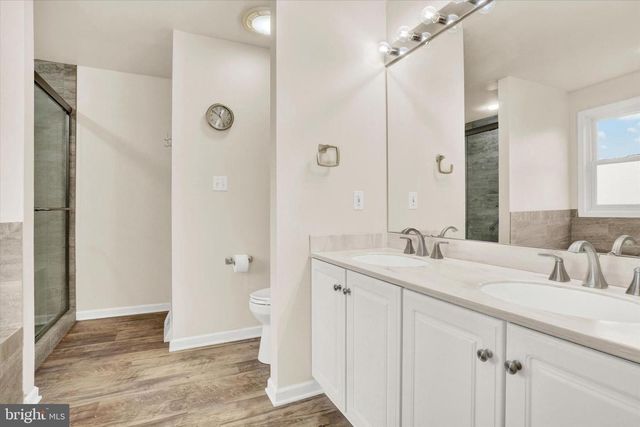 2881 CANDLELIGHT DR, York, PA 17402