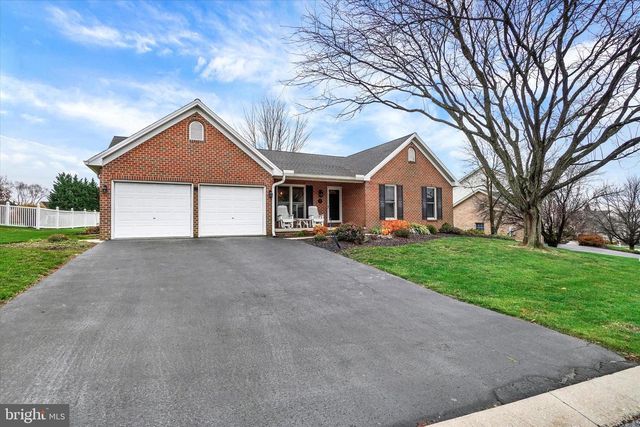 2881 CANDLELIGHT DR, York, PA 17402