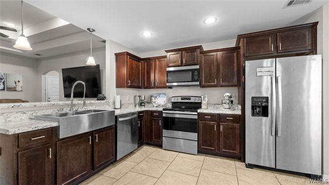 16399 Cherokee Bend, Moundville, AL 35474