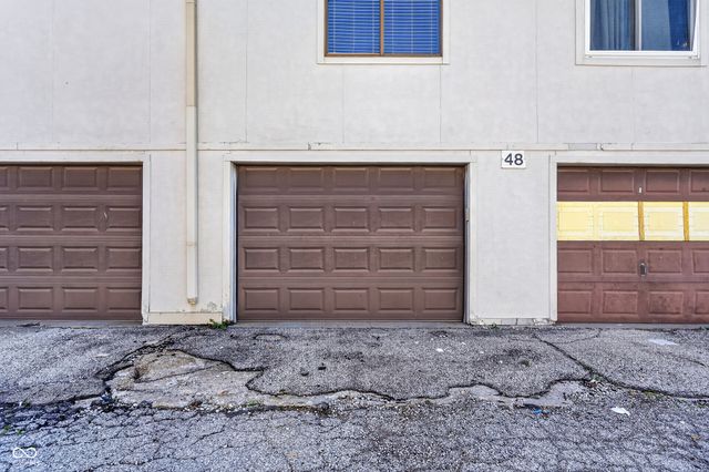 8553 La Corrida 84, Indianapolis, IN 46227