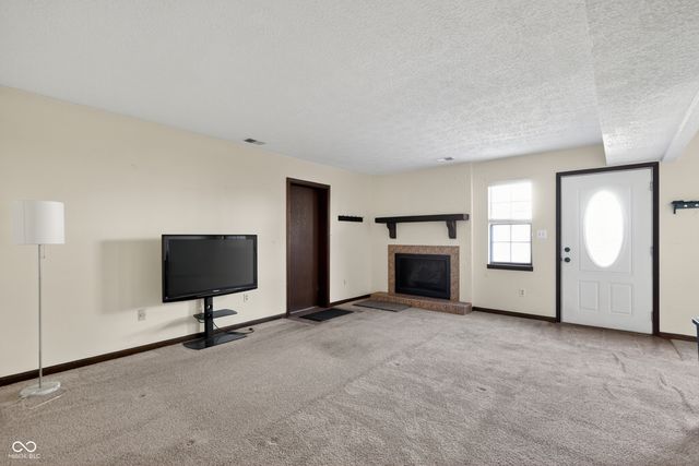 8553 La Corrida 84, Indianapolis, IN 46227