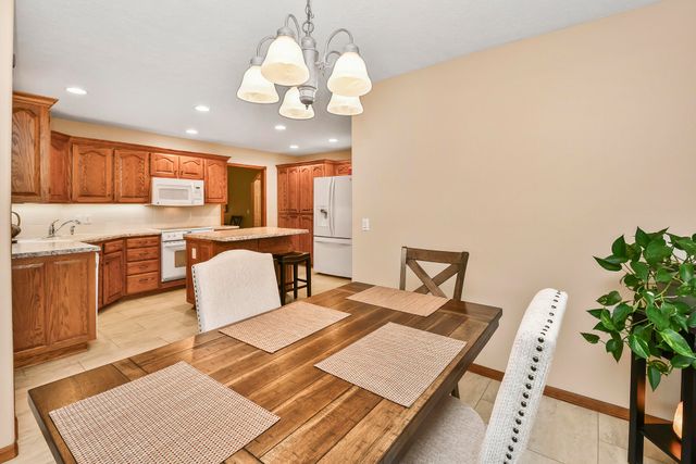 3771 S Suburban Avenue, Springfield, MO 65807