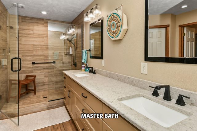 3771 S Suburban Avenue, Springfield, MO 65807