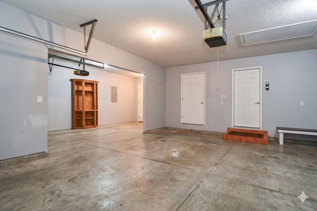 3771 S Suburban Avenue, Springfield, MO 65807