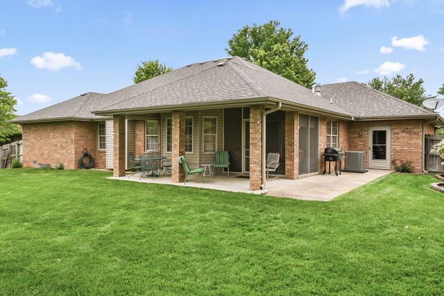 3771 S Suburban Avenue, Springfield, MO 65807
