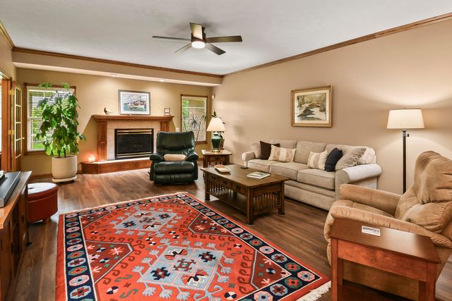 3771 S Suburban Avenue, Springfield, MO 65807