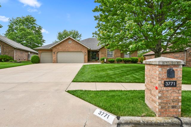 3771 S Suburban Avenue, Springfield, MO 65807
