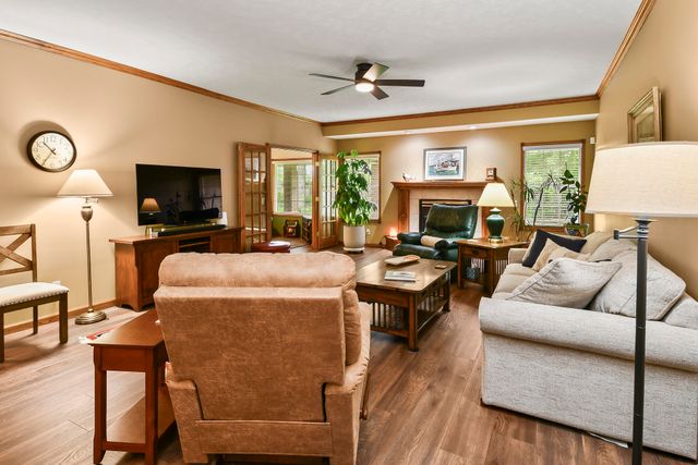 3771 S Suburban Avenue, Springfield, MO 65807