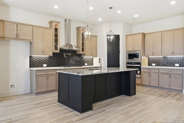 1627 Dunvegan Park, Bulverde, TX 78163