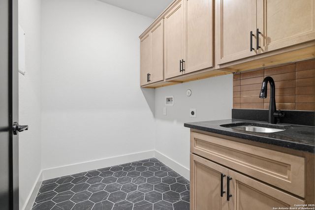 1627 Dunvegan Park, Bulverde, TX 78163