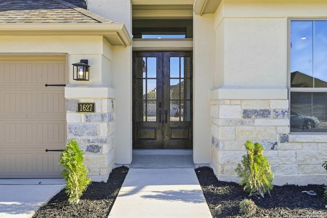 1627 Dunvegan Park, Bulverde, TX 78163