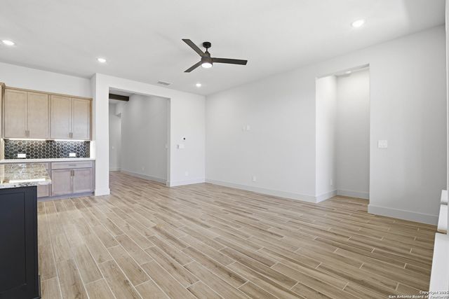 1627 Dunvegan Park, Bulverde, TX 78163