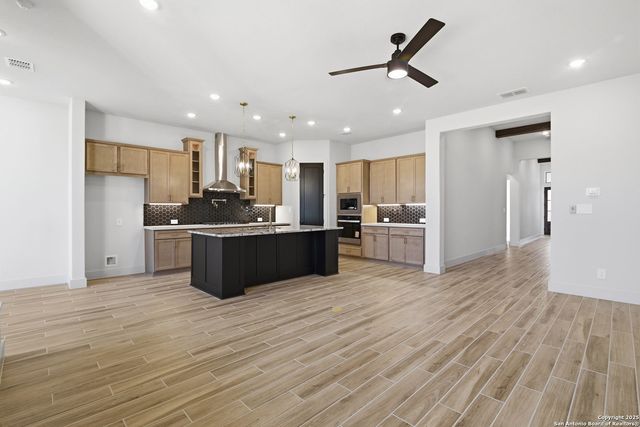 1627 Dunvegan Park, Bulverde, TX 78163