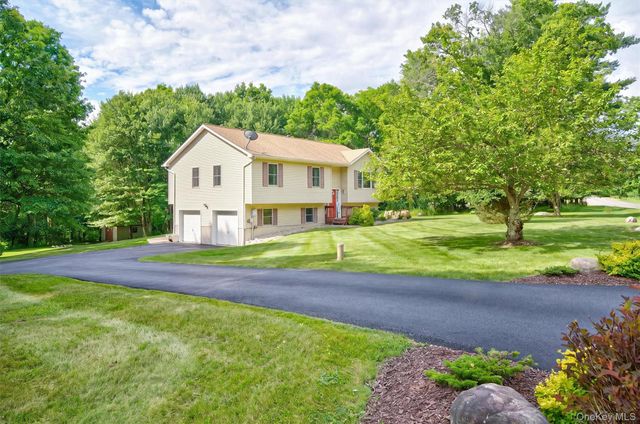 1019 Benjamin Vankeuren Drive, Pine Bush, NY 12566
