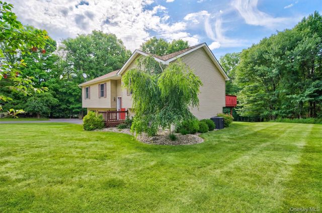 1019 Benjamin Vankeuren Drive, Pine Bush, NY 12566