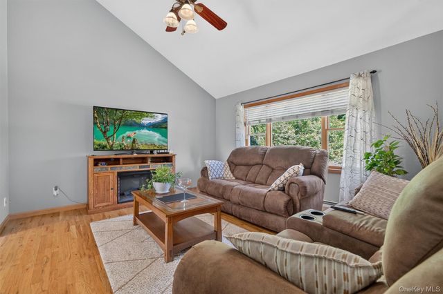 1019 Benjamin Vankeuren Drive, Pine Bush, NY 12566
