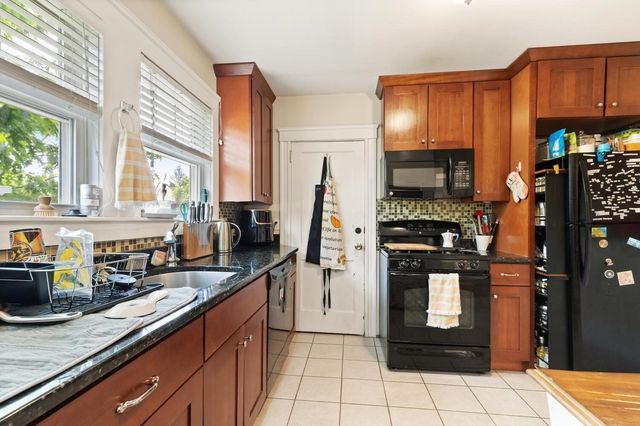 31 Willoughby St, Boston, MA 02135